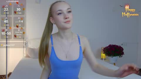 Suzi online show from October 29, 3:14 pm