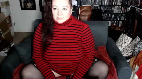 Sweater Queen online show from March 12, 2:20 pm