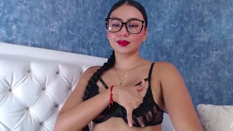 Amy  IG sweeet amy0 online show from December 17, 8:10 pm