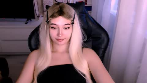 Snapshot of sweeet_baby0 chatting on October 16, 1:08 am Kate online show from October 16, 1:08 am