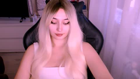 Snapshot of sweeet_baby0 chatting on October 19, 1:18 am Kate online show from October 19, 1:18 am