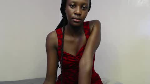 Petite Queen online show from February 9, 7:16 am