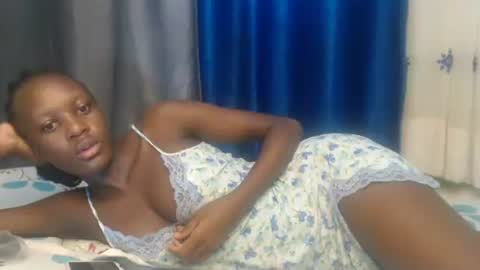 Petite Queen online show from December 31, 7:10 am