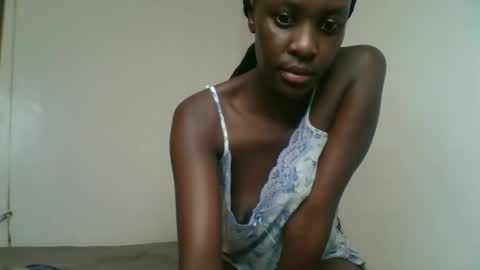 Petite Queen online show from February 13, 8:24 pm