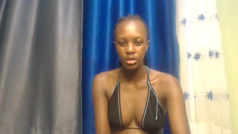 Petite Queen online show from January 7, 8:03 am