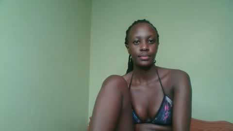 Petite Queen online show from February 1, 9:29 pm