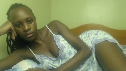 Petite Queen online show from January 23, 9:50 pm