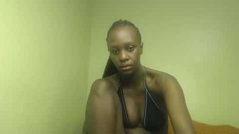 Petite Queen online show from January 28, 4:50 am