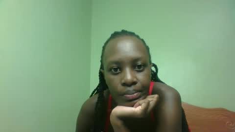 Petite Queen online show from January 22, 6:52 am