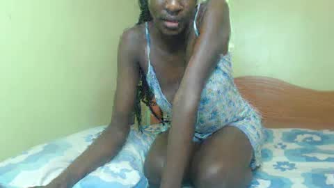 Petite Queen online show from January 25, 6:32 pm