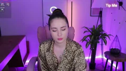 Sweet  Amily online show from November 22, 7:44 am