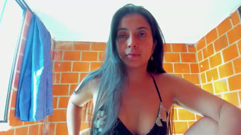 sweet and hot alaia online show from January 7, 8:01 pm