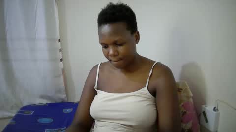 sweet_bella12 online show from November 27, 11:51 pm