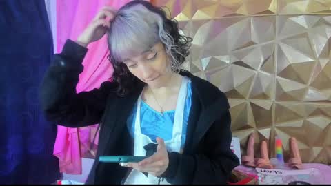  emmili  online show from January 21, 12:07 pm