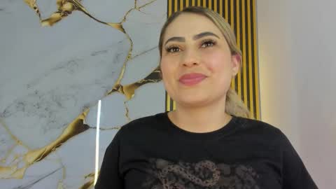 sweet_flame_ online show from November 17, 7:03 pm