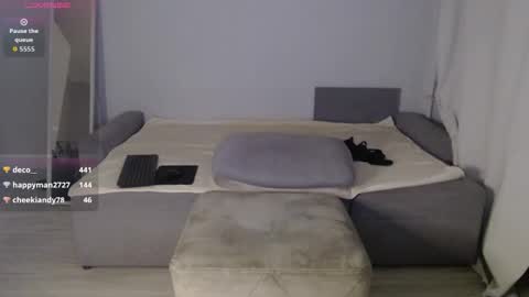 sweet_foxxy online show from October 15, 9:39 pm