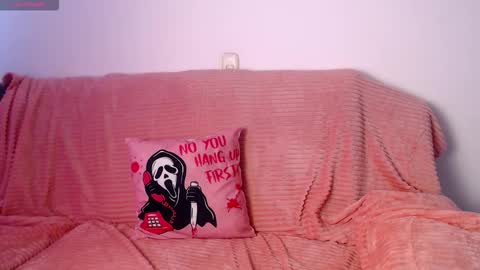 Hannah online show from November 29, 1:26 pm