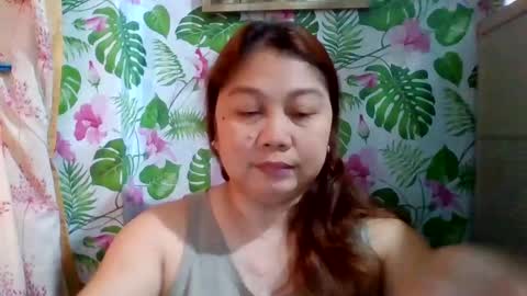 sweet_kayley online show from December 14, 2:33 am