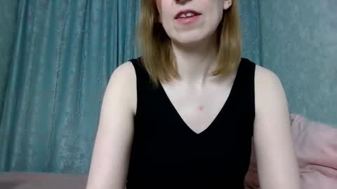 sweet_lilbunny online show from February 9, 3:47 pm