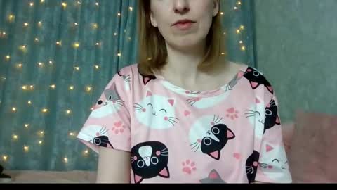 sweet_lilbunny online show from January 8, 4:33 pm