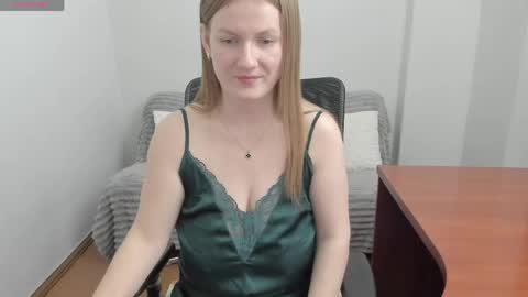 Mila online show from April 19, 1:05 am