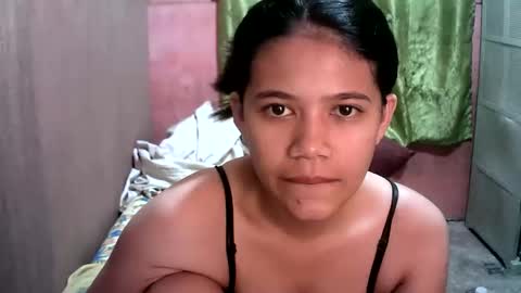 sweet_milkshake2004 online show from October 26, 1:34 am