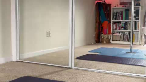 Heidi Brenner - Please check bio for schedule  FAQ online show from March 23, 2:12 pm