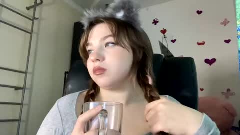 Snapshot of sweetalissa18 chatting on December 9, 11:15 am sweetalissa18 online show from December 9, 11:15 am