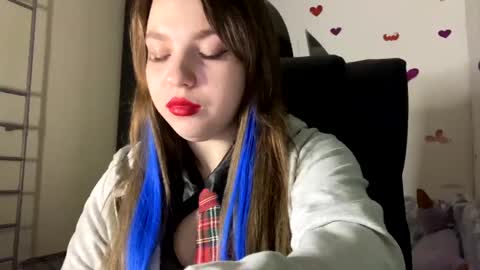Snapshot of sweetalissa18 chatting on January 22, 4:55 am sweetalissa18 online show from January 22, 4:55 am