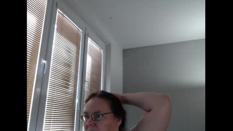 Sweetboobs85h online show from March 27, 8:26 am