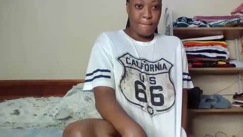 sweetbutterfly99 online show from February 3, 9:58 am