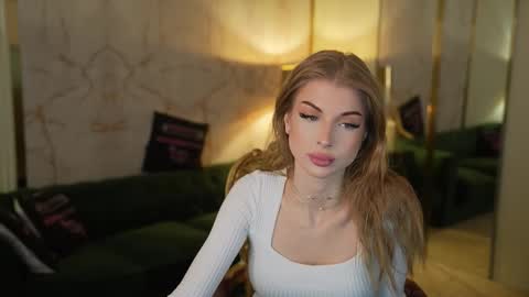 Amelia online show from November 3, 7:01 am