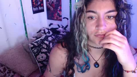 Abril online show from October 7, 4:44 pm