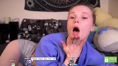 Snapshot of sweetgracee chatting on October 24, 3:46 am sweetgracee online show from October 24, 3:46 am