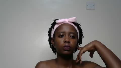 sweetheidey online show from May 24, 1:37 am