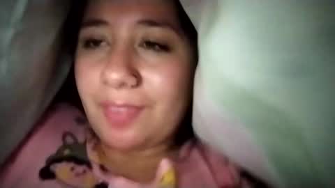Snapshot of sweetie__annie chatting on December 29, 4:38 am Ana Mara  i cant Make noise My family is here  online show from December 29, 4:38 am