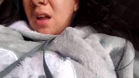 Snapshot of sweetie__annie chatting on March 11, 7:03 pm Ana Mara  i cant Make noise My family is here  online show from March 11, 7:03 pm