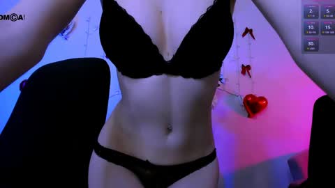 Chloe online show from April 4, 2:27 pm