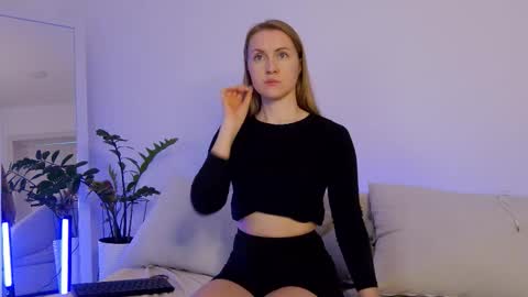 SweetKira1 online show from March 9, 3:26 pm