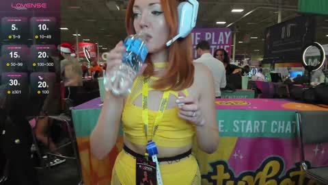 Strawberry Wine online show from December 6, 11:13 pm