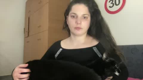 Snapshot of sweetmandyy chatting on December 10, 4:06 pm sweetmandyy online show from December 10, 4:06 pm