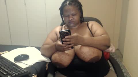 sweetnoziexxx online show from October 17, 6:05 am