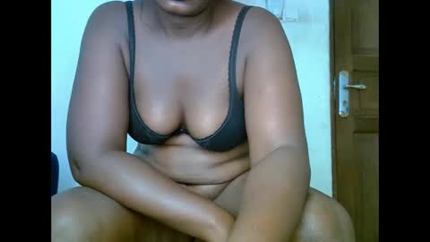 sweetrenne online show from March 8, 7:02 am