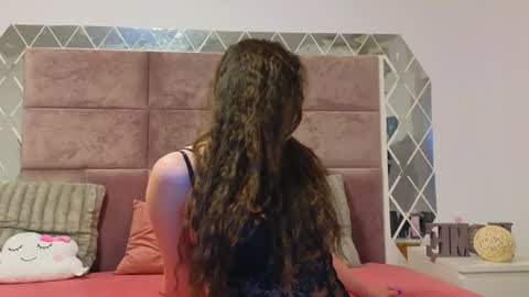 Snapshot of sweetscribe chatting on December 11, 6:47 am SweetScribe online show from December 11, 6:47 am