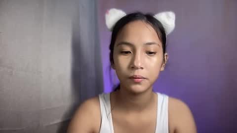 Mia online show from November 12, 5:00 pm