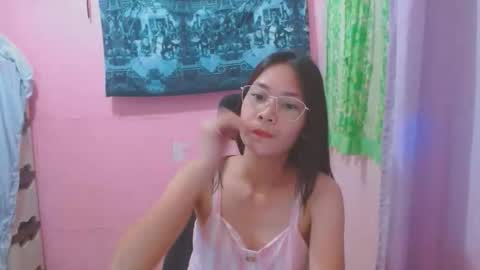 Mia online show from May 29, 4:32 am