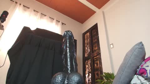 dulce online show from October 31, 2:54 pm