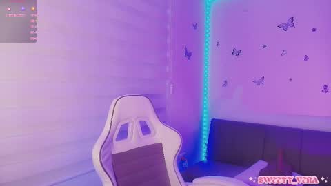 Veronica Independent Model online show from March 8, 2:10 pm