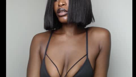 Snapshot of sweetxxboobsx chatting on October 21, 9:46 am sweetxxboobsx online show from October 21, 9:46 am