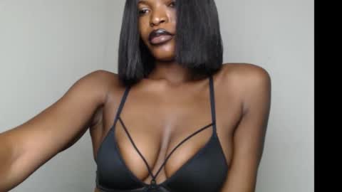 sweetxxboobsx online show from December 1, 9:17 pm